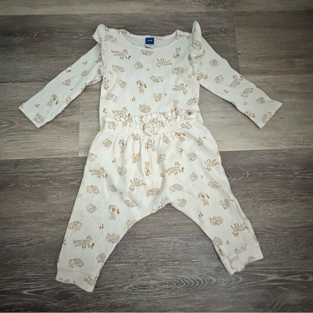 Old Navy Cream Baby Outfit with Animal Design 12-18M